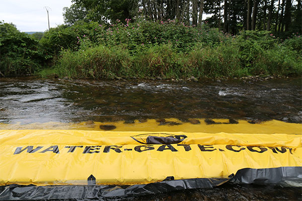 Water-Gate Flexible Cofferdam Parallel current La Vologne